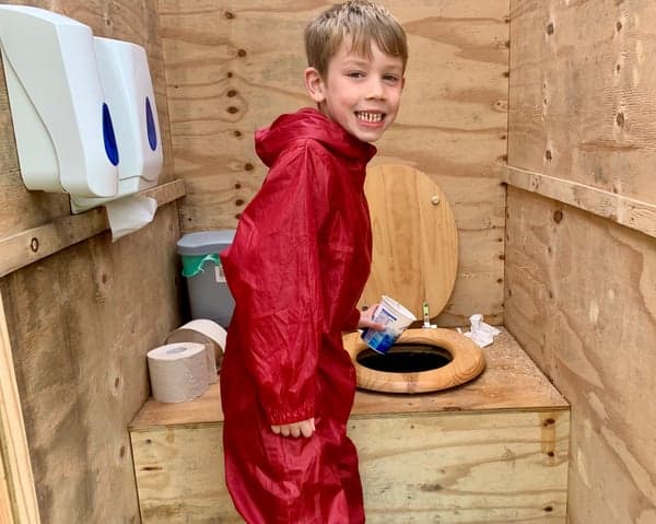 Sustainable on-site facilities (compost toilets, handwashing and drinking water)